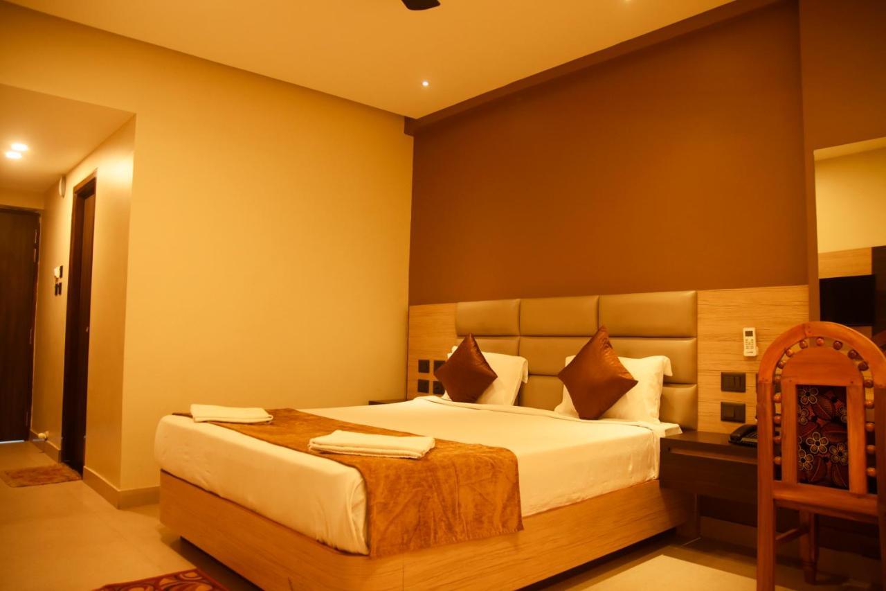 Hotel Om International Gokarna  Exterior photo