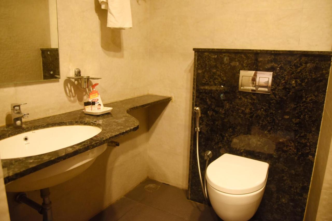 Hotel Om International Gokarna  Exterior photo